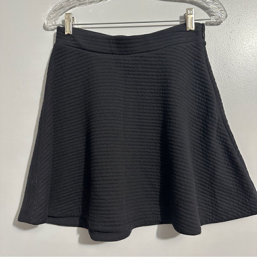 Gap black striped mini skirt size S